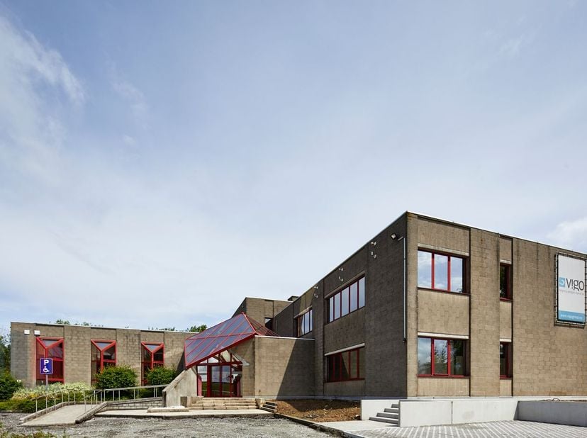 Espace de bureaux de 395&amp;nbsp;m² à louer à Zellik, bénéficiant d’un emplacement particulièrement stratégique et facilement accessible. Grâce à la conn