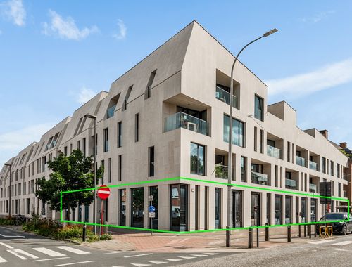                                         Handelspand te huur in Wijnegem, € 9.000
