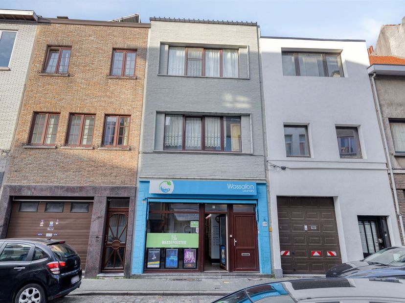 Bien professionnel à vendre
                    à 2060 Antwerpen