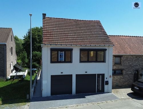                                         Maison à vendre à Denderwindeke, € 375.000
