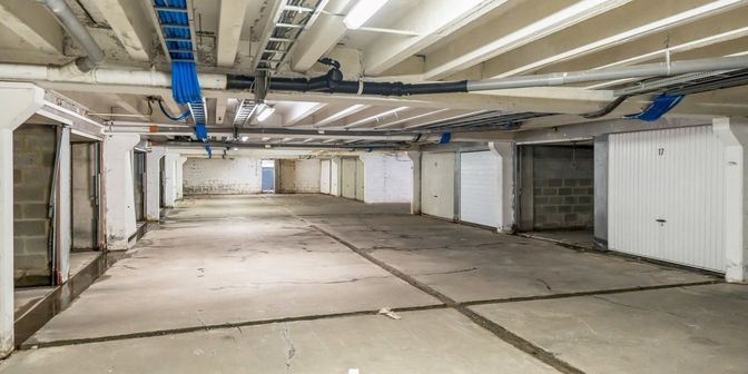 Garage te huur in Aalbeeksesteenweg 64 bus 13, 8500 Kortrijk