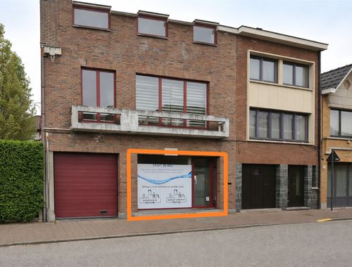                                         Handelsgelijkvloers te huur in Denderleeuw, € 1.000

