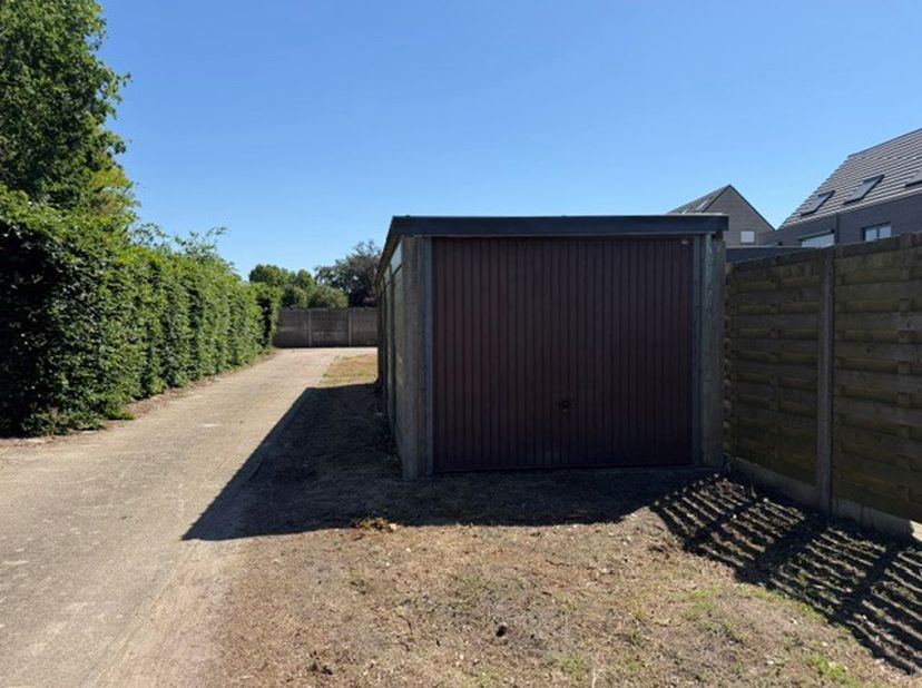 Garagebox te huur in het centrum van Dessel