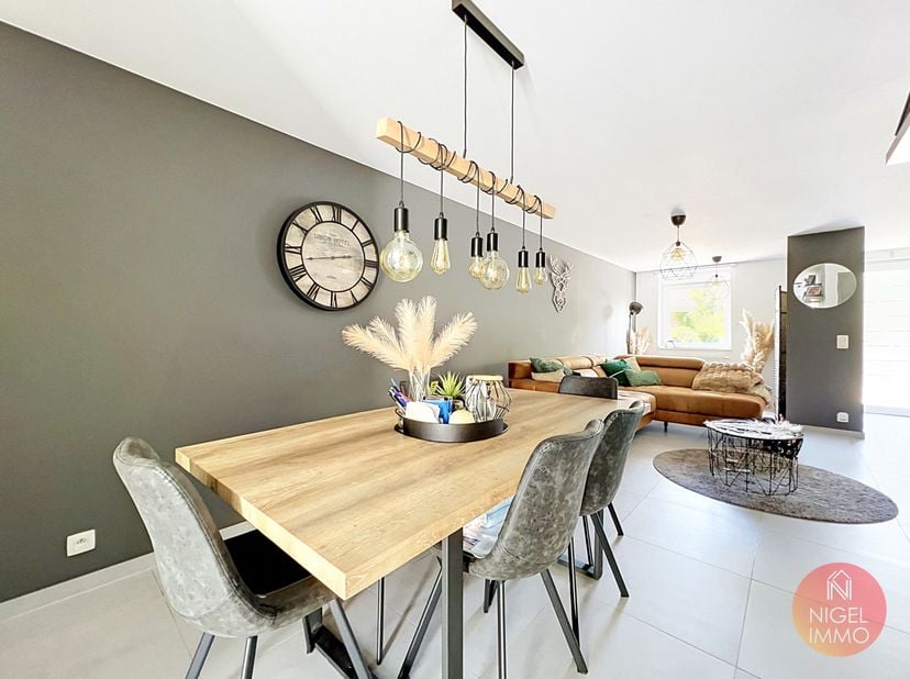 ✨ Superbe maison 3 chambres entièrement rénovée à Queue-du-Bois – Aucun travaux à prévoir ! ✨<br />
Vous rêvez d'une maison prête à accueillir vos meu