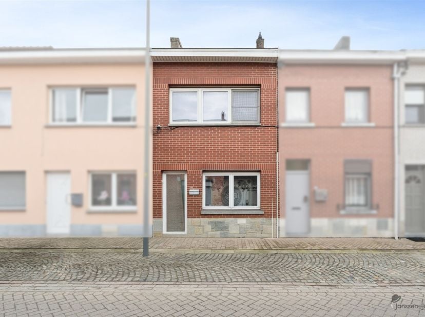 **Charmante maison mitoyenne avec potentiel près du centre ville de Tongres**<br />
<br />
A la recherche d'une maison idéale pour démarrer ou d'un