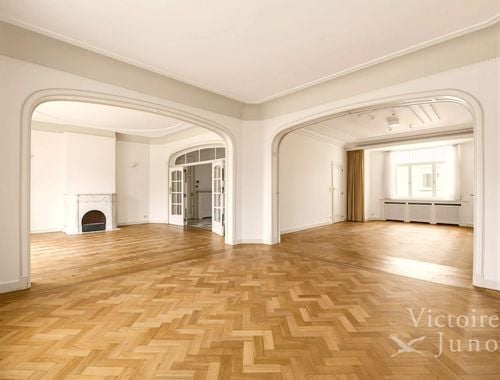                                        Appartement à louer à Etterbeek, € 3.200
