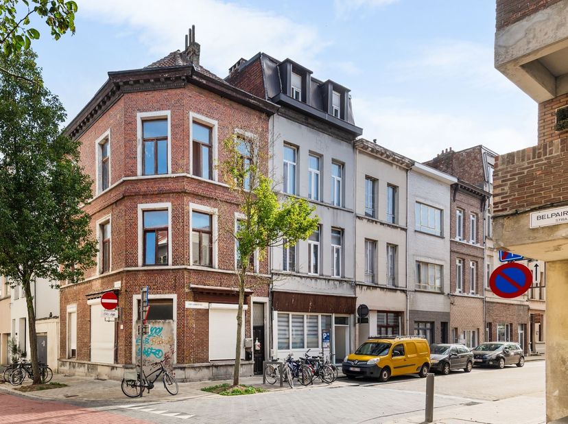 Appartement te koop in Sint-Lambertusstraat 30,
                    2600 Berchem