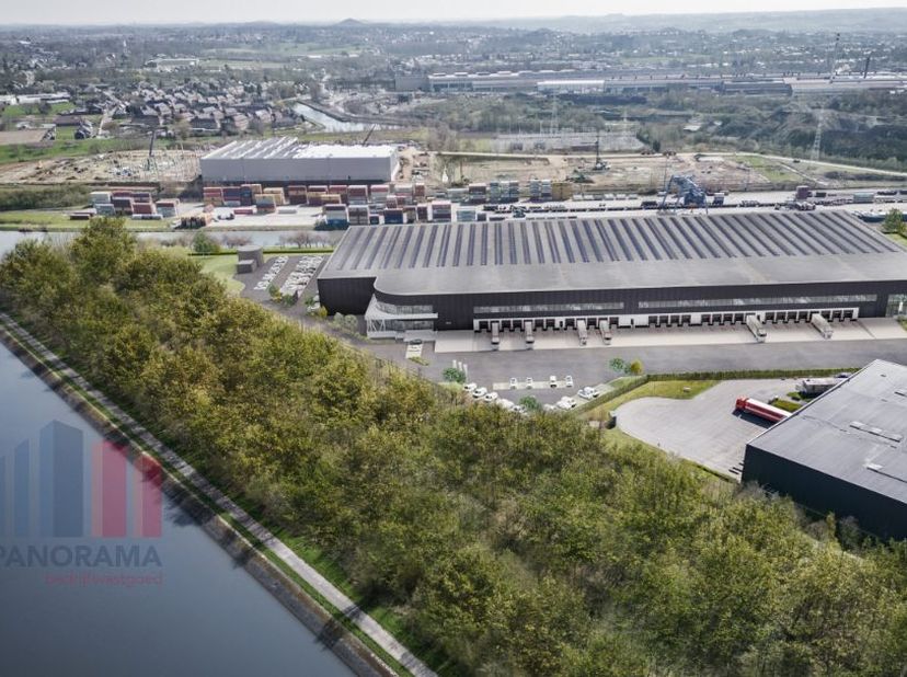 Logistiek magazijn&amp;nbsp;binnen een nieuw project met 11.548 m² opslagruimte, 1.104 m² kantoorruimte en 1.720 m² mezzanine te huur.<br />
<br />
De sit