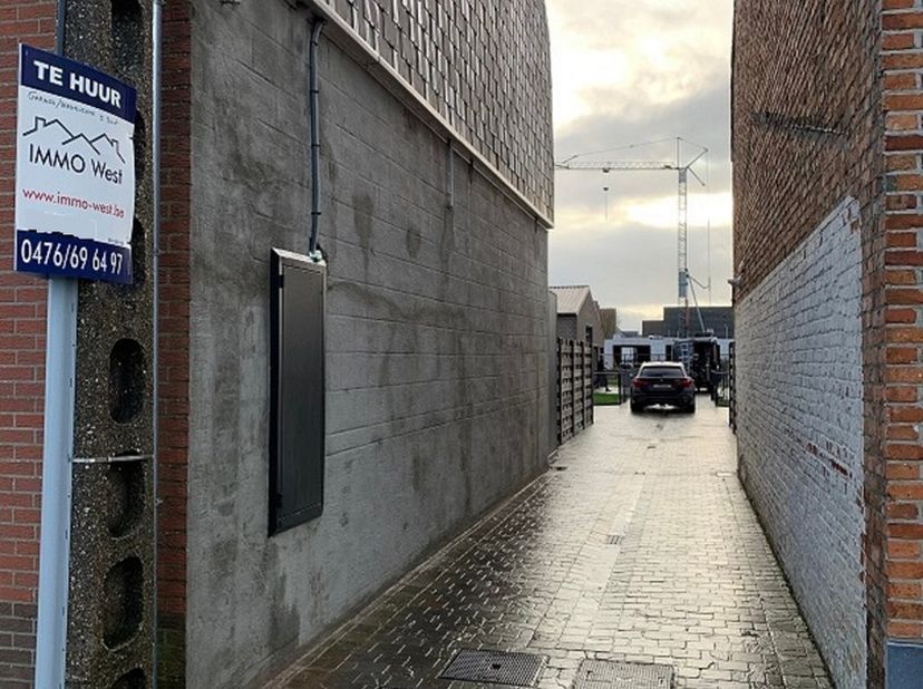 Garage te huur in Roeselarestraat 84 bus 1,
                    8980 Zonnebeke