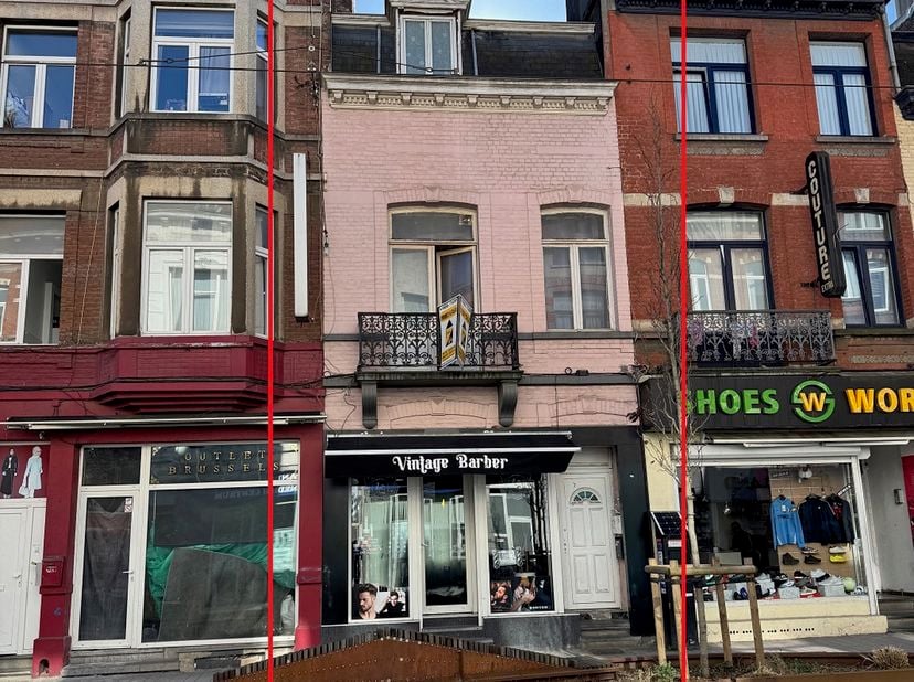 Dit pand met gemengd gebruik, zowel commercieel als residentieel, omvat het volgende:<br />
<br />
Begane grond: Kapsalon, commerciële ruimte: circa 7