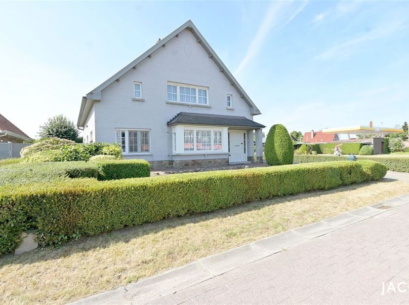 Huis te koop in Kontichsesteenweg 68,
                    2630 Aartselaar