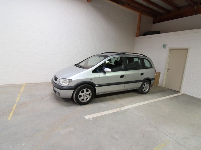 Garage te koop in Groene Poortdreef 40,
                    8200 Sint-Michiels