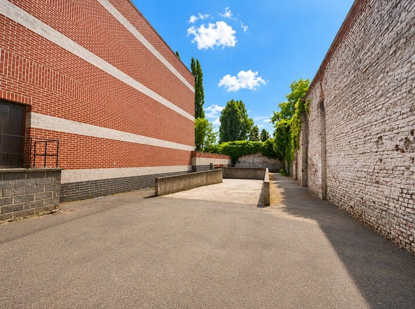 Garage te huur
                    in 7700 Moeskroen
