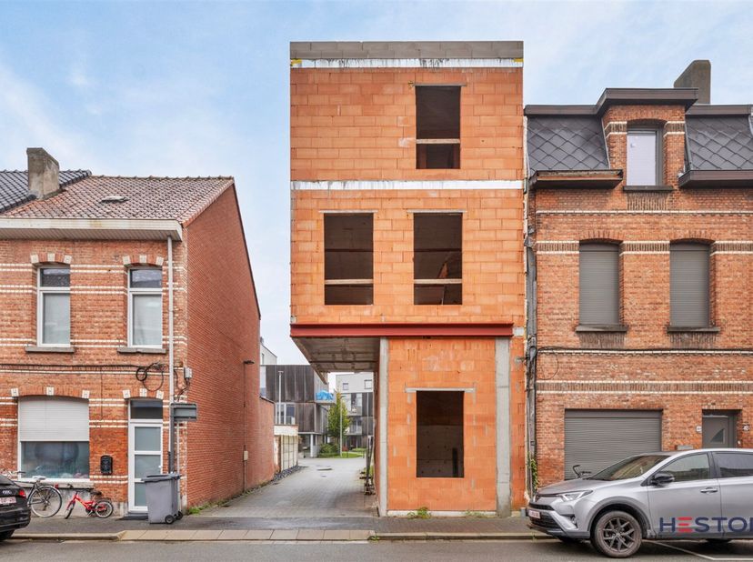 Altijd al gedroomd van een hoogwaardige nieuwbouwwoning met een laag verbruik? En dit in centrum Sint-Niklaas vlakbij alle faciliteiten? Dan is dit mo