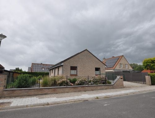                                         Eengezinswoning te koop in Oudenburg, € 299.500
