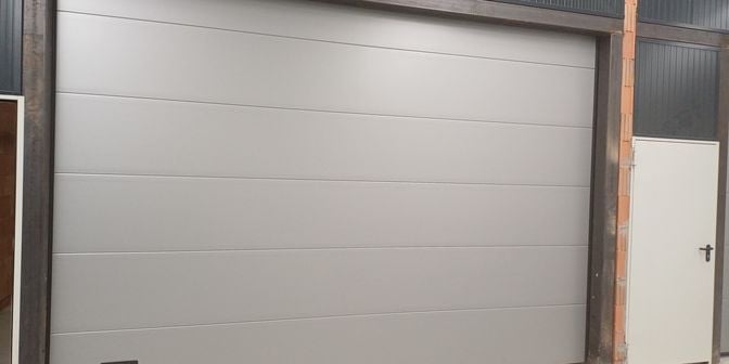 Bien professionnel à louer à Zwevezeelsestraat 83, 8800 Roeselare