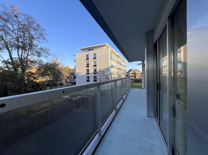 Appartement prêt à emménager à vendre dans un emplacement privilégié près du centre de Bruges, à quelques pas des transports en commun, des commerces