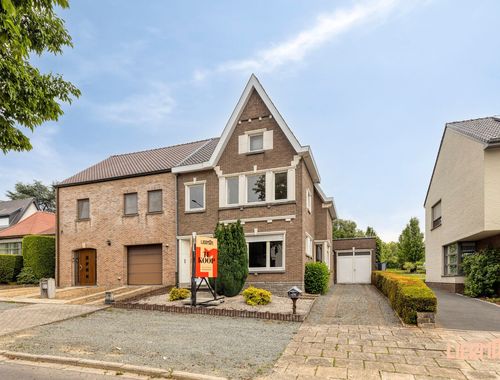                                         Koppelwoning te koop in Hillegem, € 299.000
