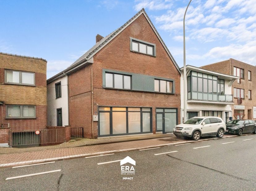 Huis te koop in Acht Meilaan 9,
                    3680 Maaseik
