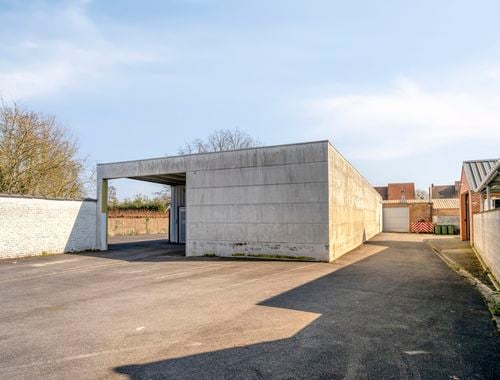                                         Entrepôt à louer à Roeselare, € 1.495
