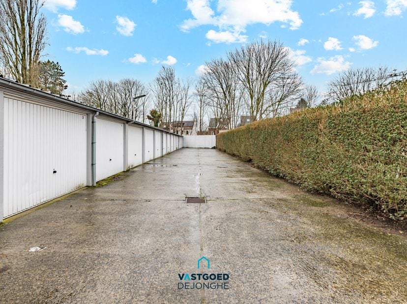 Garage à vendre
                    à 9032 Wondelgem