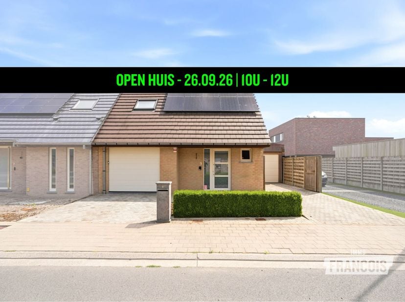 Op zoek naar een instapklare woning te koop in Mesen? Deze perfect onderhouden halfopen bebouwing in de rustige Vredestraat combineert comfort, energi