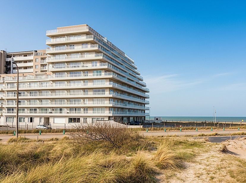 Gesloten garagebox te Middelkerke, Roger de Grimberghestraat 10, in het complex Sea Side vlakbij de zeedijk en het centrum! De garage bevindt zich ond