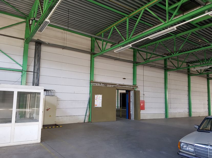 Bien professionnel à louer
                    à 2300 Turnhout