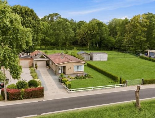                                         Bungalow à vendre à Stekene, € 329.000
