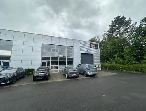                                         Bâtiment d’entreprise à louer à Lier, € 2.975
