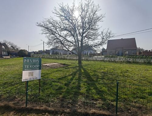                                         Terrain à bâtir à vendre à Elen, € 109.500
