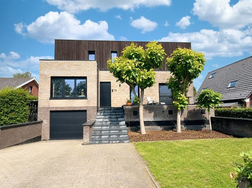 STARTPRIJS Elk bod boven deze startprijs wordt voorgelegd aan de eigenaars, die zich het recht voorbehouden om dit aanbod al dan niet te aanvaarden.<b