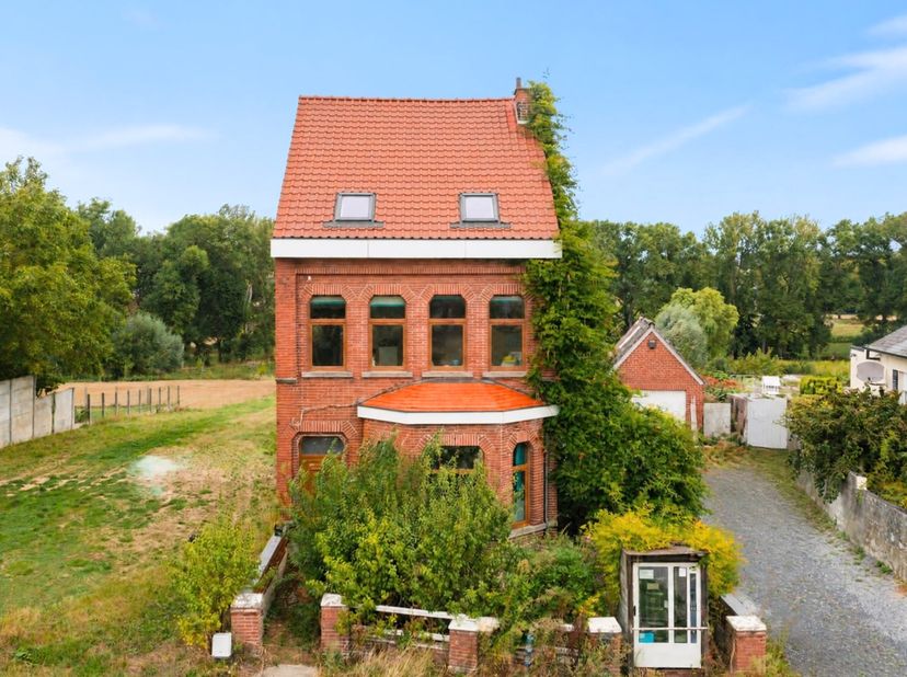 Huis te koop in Ronsesestraat 124,
                    9660 Opbrakel
