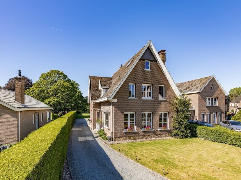 ALWEER VERKOCHT OP DE EERSTE BEZOEKDAG! <br />
Neem contact op met Quinten van Immo Zone op 0485/02.48.04 – quinten@immo-zone.be voor een schatting v