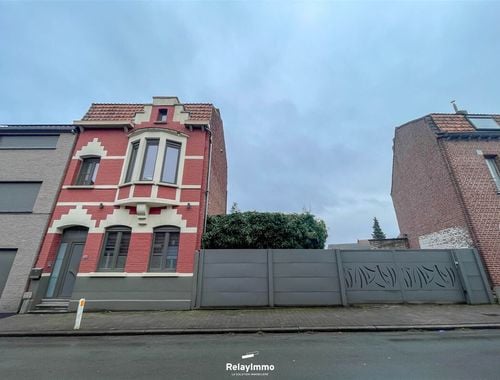                                         Woning te koop in Tournai, € 315.000
