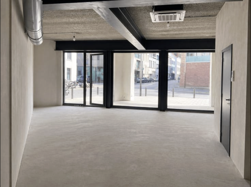 Bien professionnel à louer
                    à 2060 Antwerpen