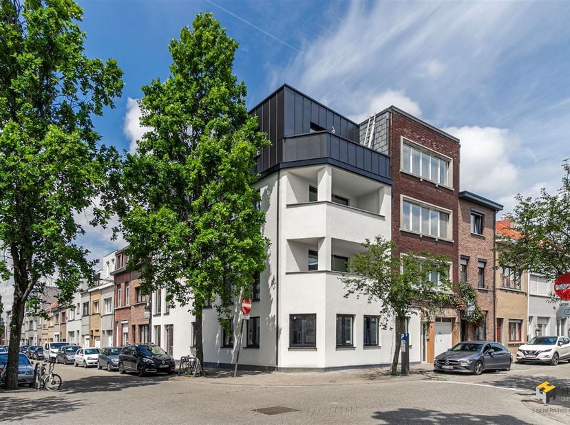 Projet de construction neuve (366 m²) comprenant 4 appartements à Anvers (2020).<br />
<br />
Ce projet de construction neuve se trouve à l'angle de