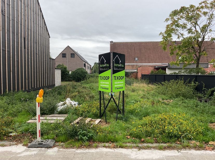 Grond te koop in Keizer Karelstraat 1,
                    9120 Melsele