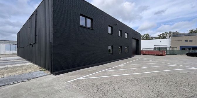 Bedrijfsvastgoed te huur in Gaston Roelandtsstraat 16 bus B, 8020 Oostkamp