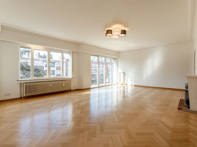 Appartement te koop in ,
                    1050 Elsene