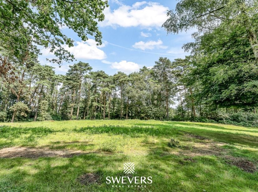 Voor uitgebreide info, surf naar www.SWEVERS.be! – Droom jij van een ongezien grote tuin? Of verkavel jij dit perceel liever in 2 uitzonderlijk knappe
