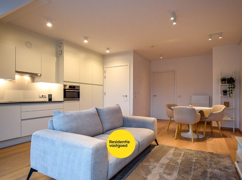 Op de site van het voormalige Clarissenklooster in het stadscentrum van het prachtige Nieuwpoort vindt u dit perfect onderhouden appartement terug (64
