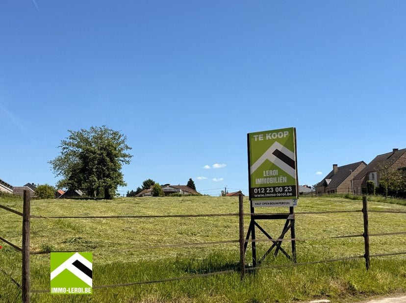 Consultez ce terrain directement sur le site d'Immo Leroi : https://www.immo-leroi.be/pand/kopen-grond-tongeren/7437660.<br />
Ce terrain est situé da