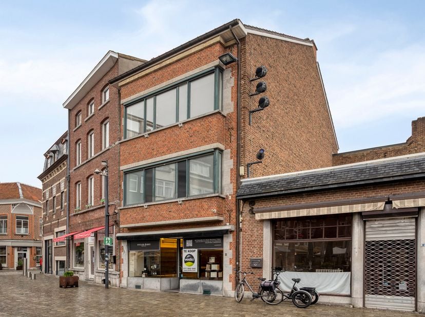 Bedrijfsvastgoed te koop in Grote Markt 3,
                    3700 Tongeren