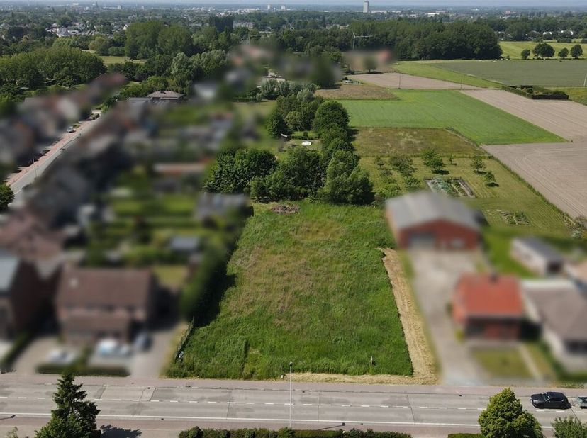 Nous vous proposons 2 terrains à bâtir voisins pour une construction jumelée avec une orientation optimale sud-ouest.<br />
Le lot 1 mesure 444,38 m²