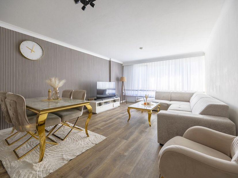 Bent u op zoek naar een ideale investering of naar een instapklaar 1-slaapkamer appartement (65m²)? Dan stellen wij graag deze opportuniteit aan u voo