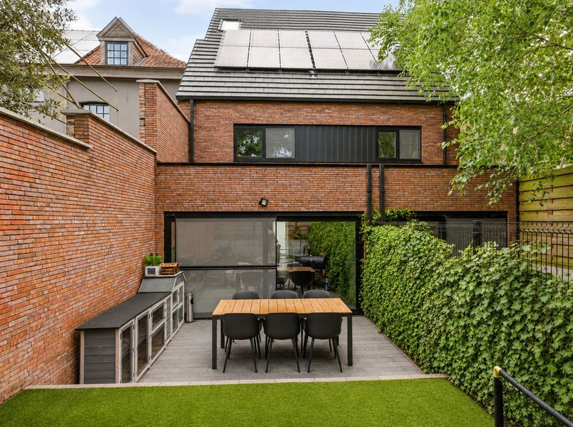 Stijlvolle nieuwbouwwoning met 3 slaapkamers, 2 badkamers en tuin Spiere<br />
<br />
Op zoek naar een energiezuinige en instapklare woning waar com