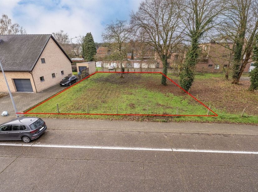 Bouwgrond voor OB op een perceel van 5a36ca.<br />
 <br />
Ligging: Gelegen in het centrum van Lichtaart met alle dagelijkse voorzieningen zoals win