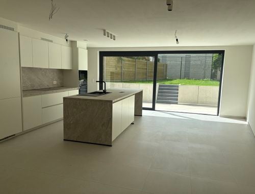                                         Maison à louer à Oordegem, € 1.595
