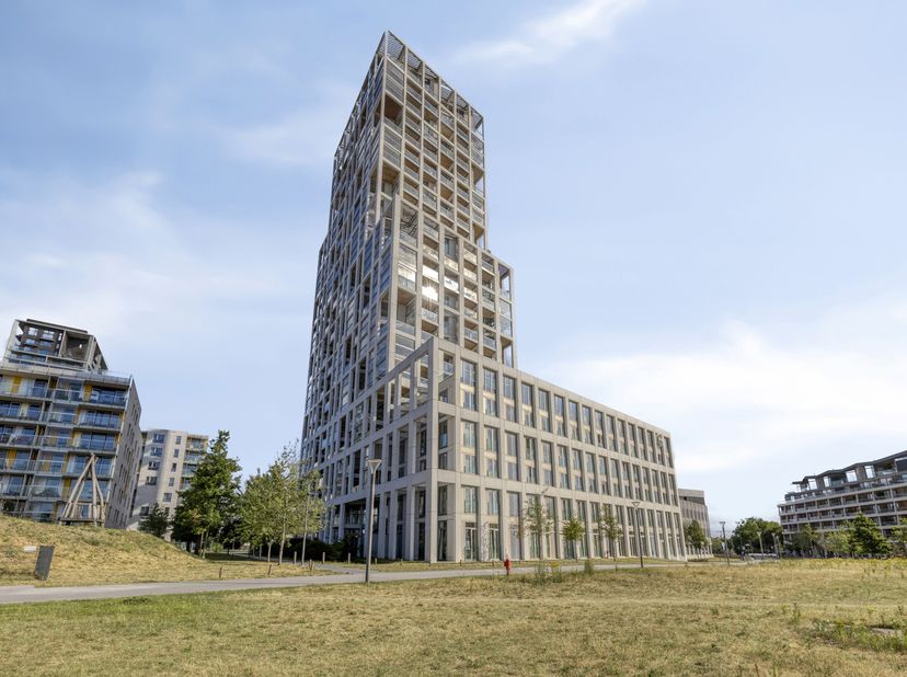 ZZ 03.03 Nieuw Zuid is een vernieuwend stadsproject langs de Schelde, vlak bij het bruisende Zuid. Deze autoluwe wijk beslaat 20 hectare, waarvan 60%